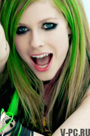 Avril Lavigne zelené vlasy